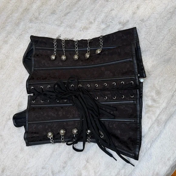 Adjustable Black Corset with Silver Chain Details - Picture 2 of 4